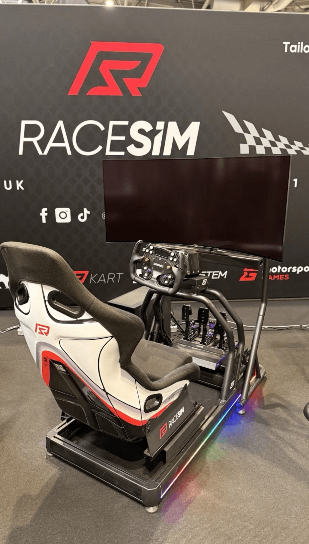 Sim racing cockpit
